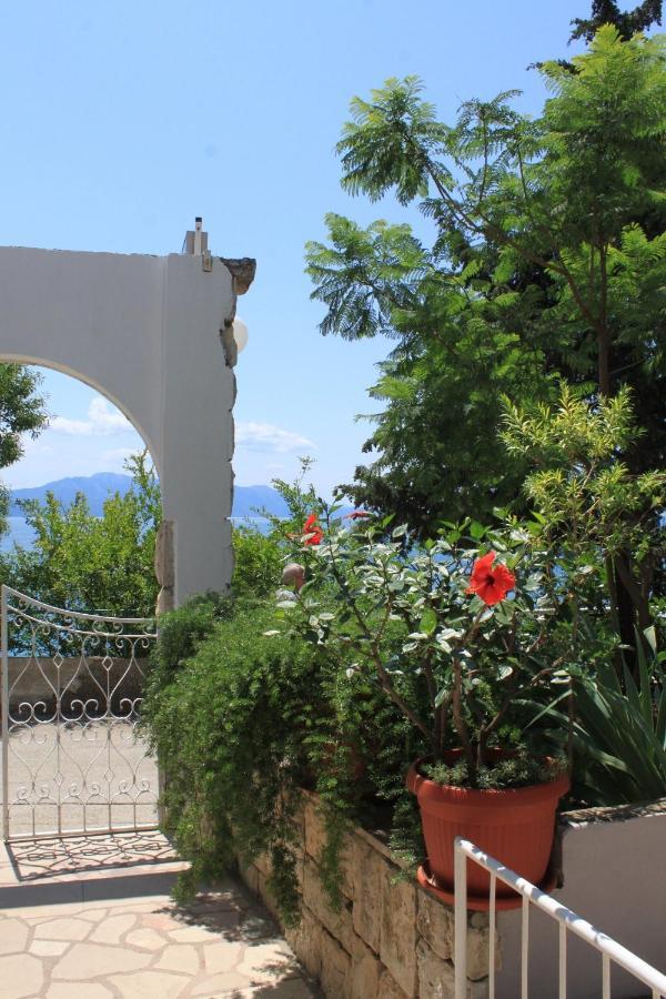 Apartments By The Sea Brist, Makarska - 505 بوداكا المظهر الخارجي الصورة